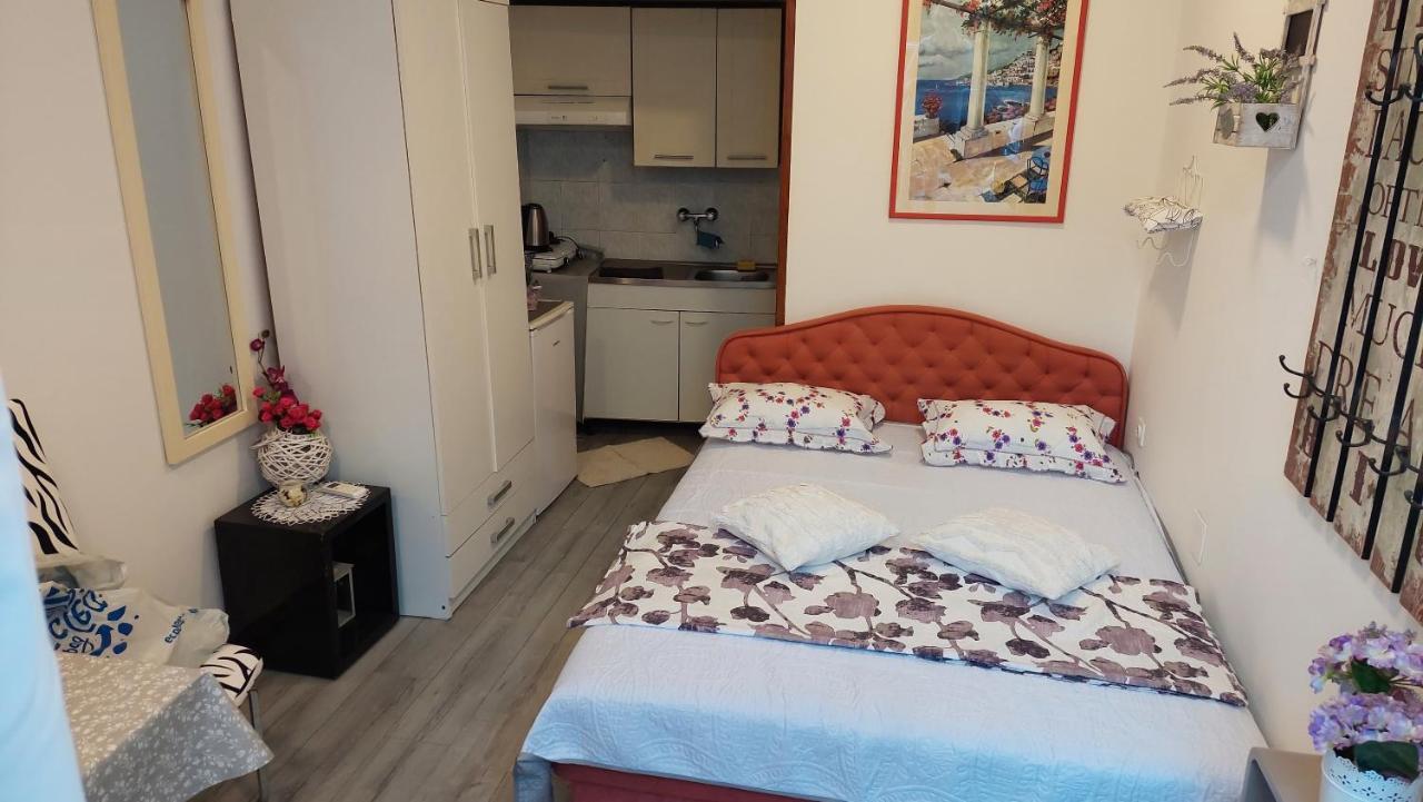 Apartament Rosse *